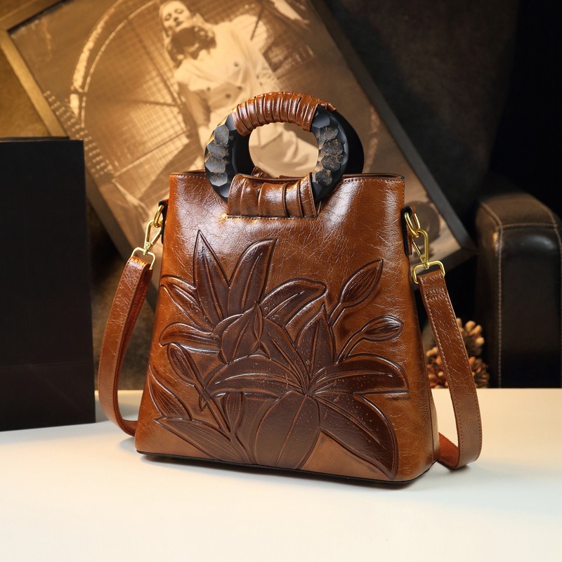 Borsa Donna in Pelle Stile Etn - New Ethnic Fashion recensione e prezzo